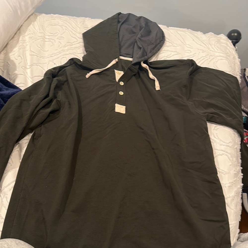 BYLT. Drop cut L/S. Hooded Henley. Size L. Green